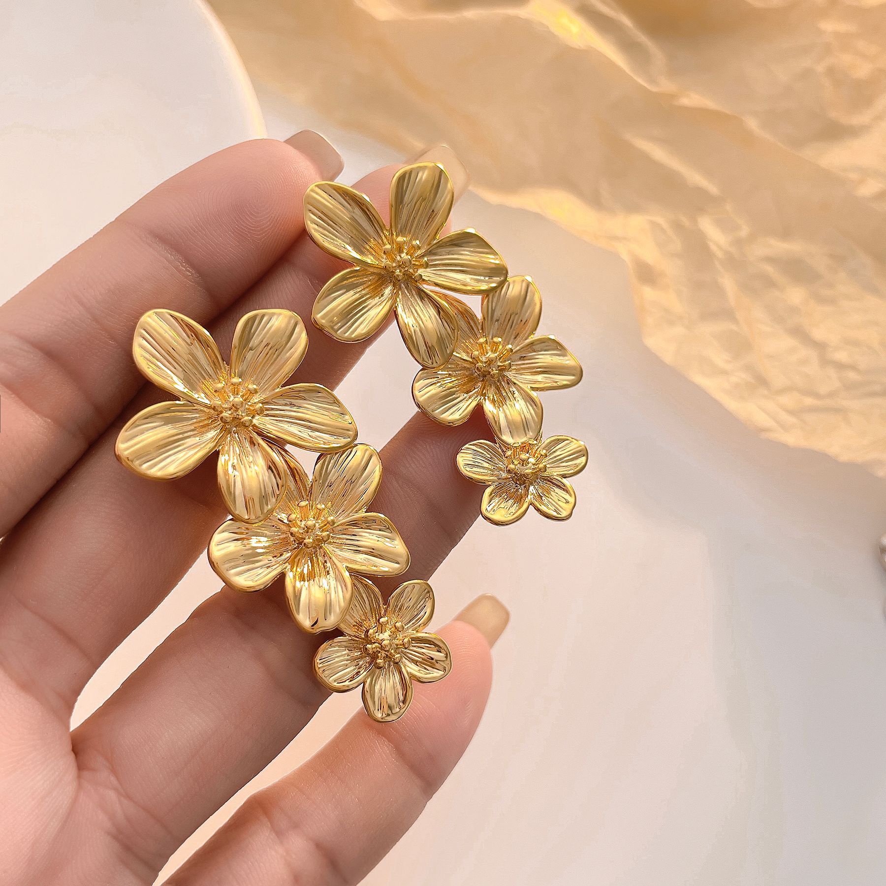 Travel Accessories For Europe - Kshmir Metall Blume Quaste Ohrringe für