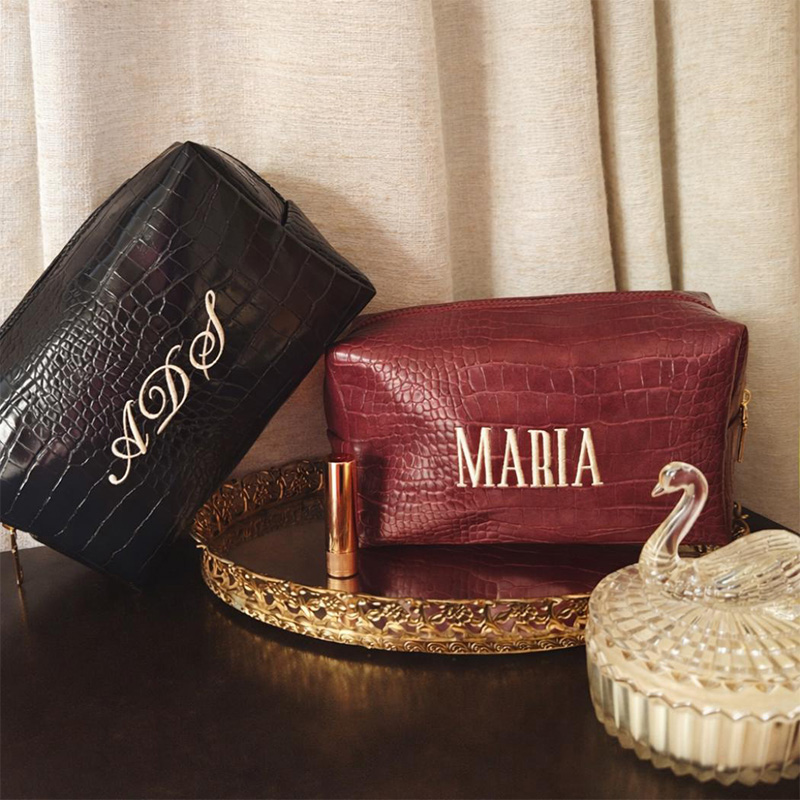 Travel Accessories Gifts For Her - Bestickte Kroko-Kosmetiktasche Personalisierter Veganer Kosmetikbeutel Luxuriöses