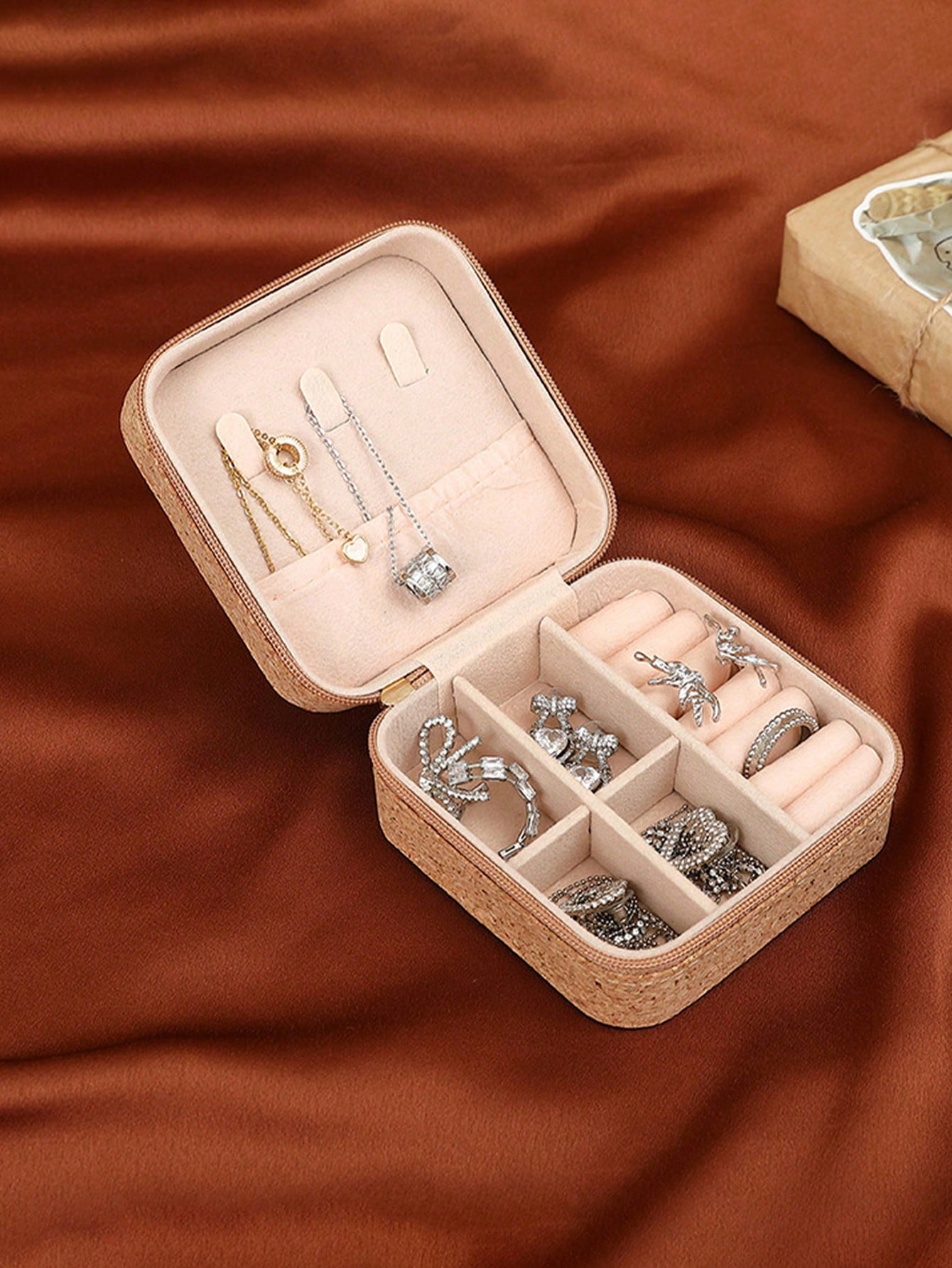 Quadratischer Vintage-Schmuckk – Travel Accessories Box Bewertung und Preis